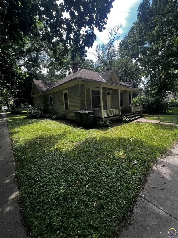 428 Cottonwood ST, Emporia, KS 66801