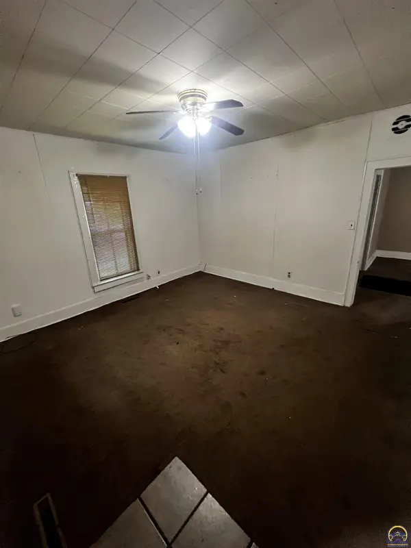428 Cottonwood ST, Emporia, KS 66801