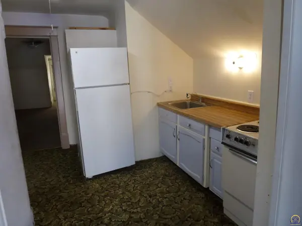 402 West ST #Apartment D, Emporia, KS 66801