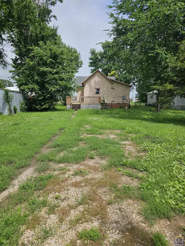 419 N 5th ST, Madison, KS 66860