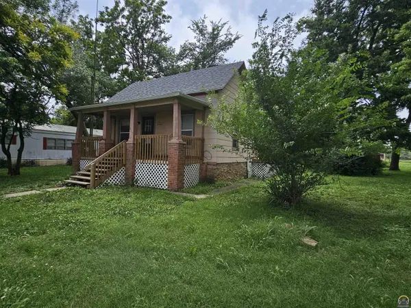 419 N 5th ST, Madison, KS 66860