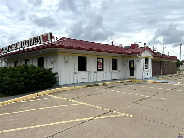 831 W 6th Ave, Emporia, KS 66801