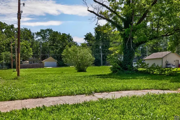 000 SW Elmwood AVE #Blk A, Lot 5, Topeka, KS 66614