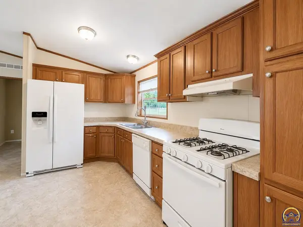 420 SE 34th ST, Topeka, KS 66605