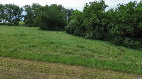 5500 SE Stanley RD, Tecumseh, KS 66542