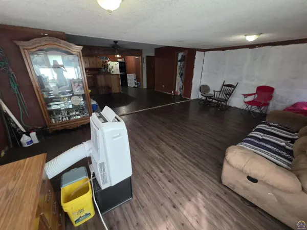17086 114th Rd, Hoyt, KS 66440-9053