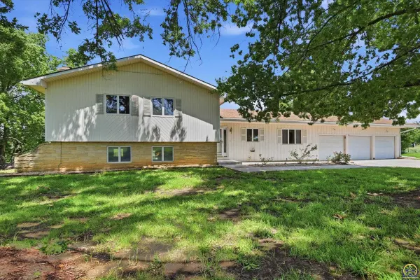 10720 NW 86th St, Silver Lake, KS 66539