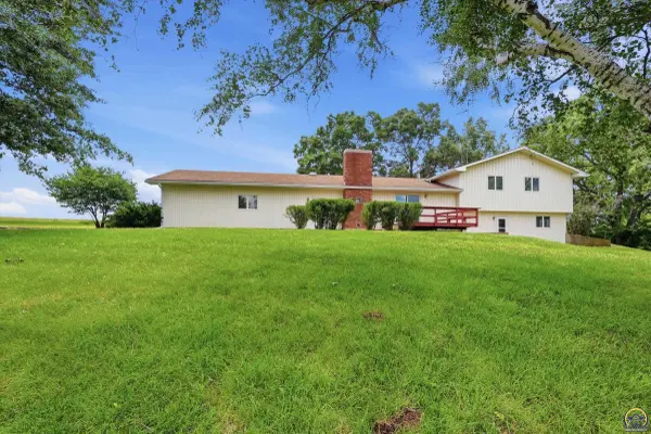 10720 NW 86th St, Silver Lake, KS 66539