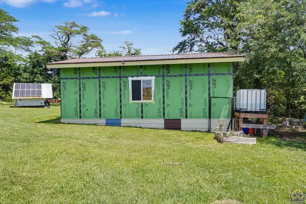 17846 270th RD, Whiting, KS 66552