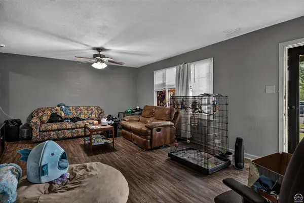 5713 SW 14th ST, Topeka, KS 66604