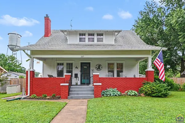 117 Juniatta St, Burlington, KS 66839