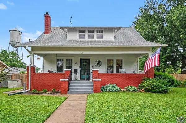 117 Juniatta St, Burlington, KS 66839