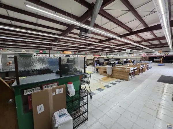 7312 K-4 HWY, Meriden, KS 66512