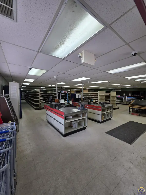 901 Oak ST, Valley Falls, KS 66088