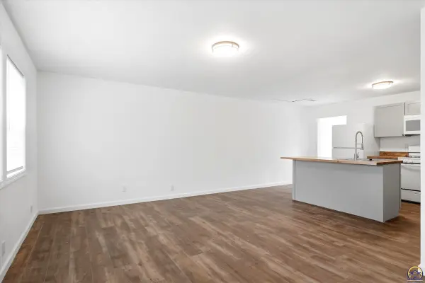 2510 SE Wisconsin AVE, Topeka, KS 66605