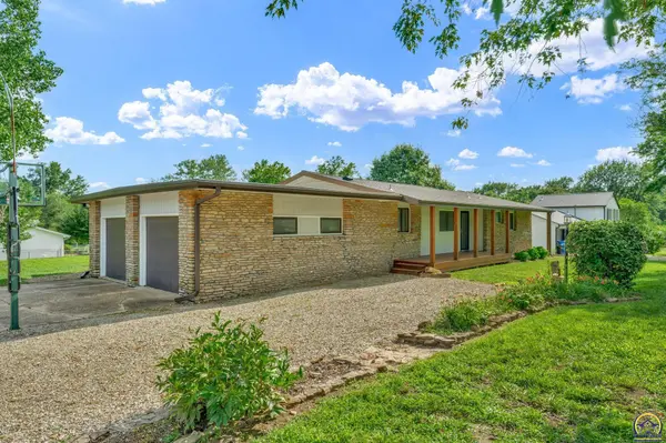 721 NW 62nd St, Topeka, KS 66617
