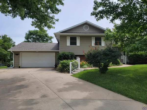 2002 Schaeffer Way, Emporia, KS 66801-4964