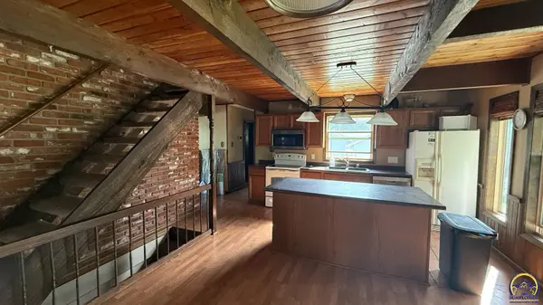 3740 SW Worwick Town RD, Topeka, KS 66610