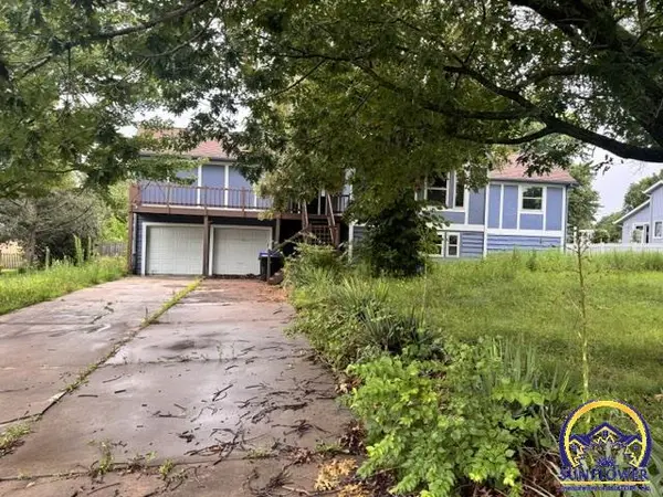 3740 SW Worwick Town RD, Topeka, KS 66610
