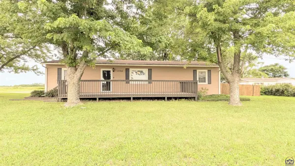 13765 S Morrill RD, Carbondale, KS 66414