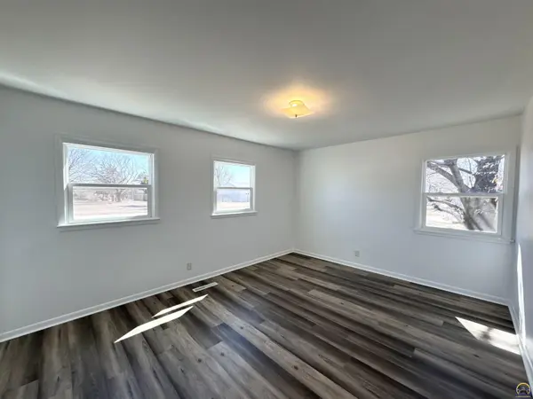 151 N 5th ST, New Strawn, KS 66839