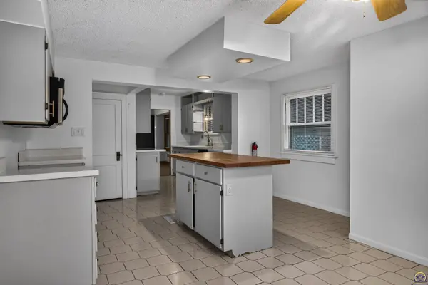 1339 SW High AVE, Topeka, KS 66604