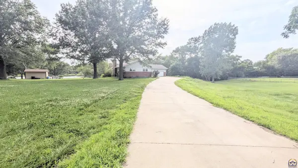 20 Locust Lane, Emporia, KS 66801