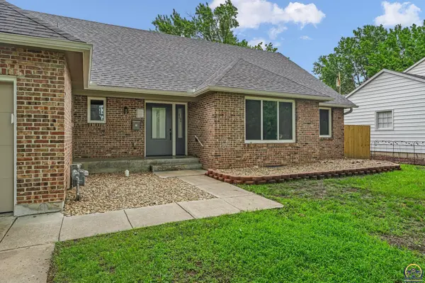 1508 SW Ward PKY, Topeka, KS 66604