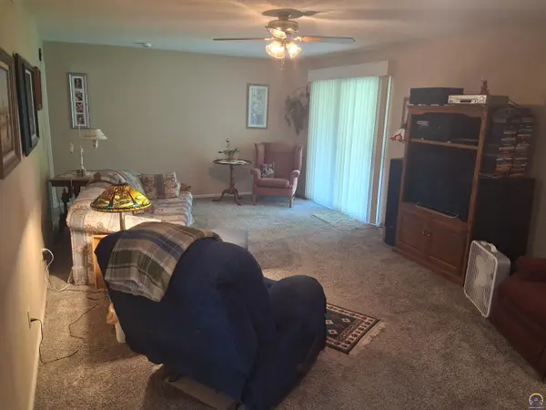 3731 SE 27th ST, Topeka, KS 66605