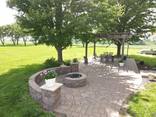 1468 State Hwy 71, Bern, KS 66408