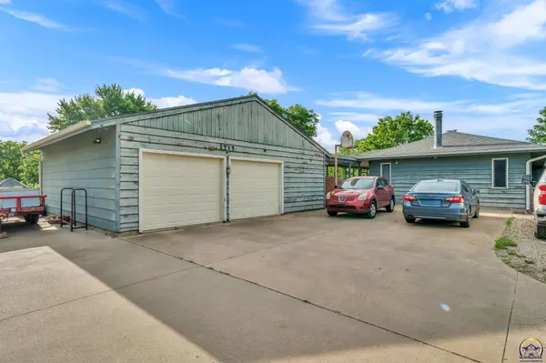 2715 SE Downing RD, Topeka, KS 66605