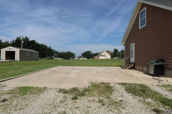 1001 Elrod Ave, Madison, KS 66860