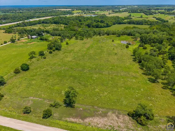 00000 Ratner RD, Tecumseh, KS 66542