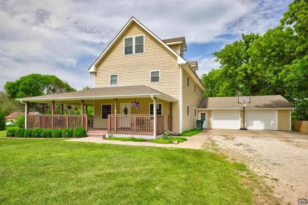 203 Shuman Rd, Circleville, KS 66416