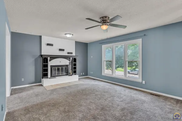 5964 SW 23rd TER, Topeka, KS 66614
