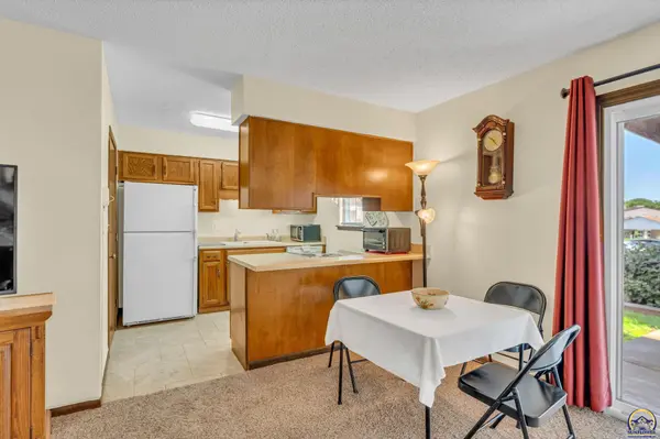 5853 SW 22nd Ter, Topeka, KS 66614