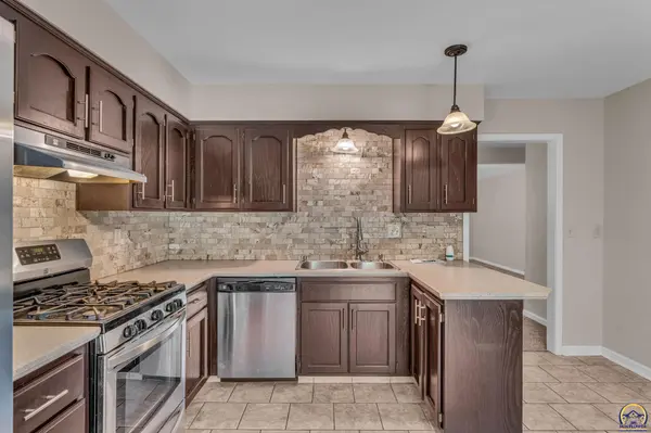 1114 SW Belle AVE, Topeka, KS 66604