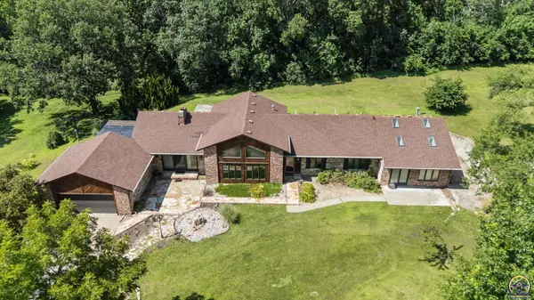 3840 NE Kimbal RD, Topeka, KS 66617