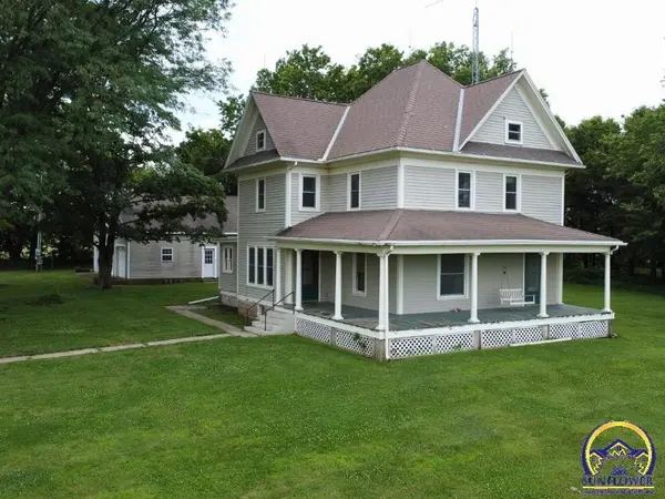 2225 Foxtail Rd, Fairview, KS 66425