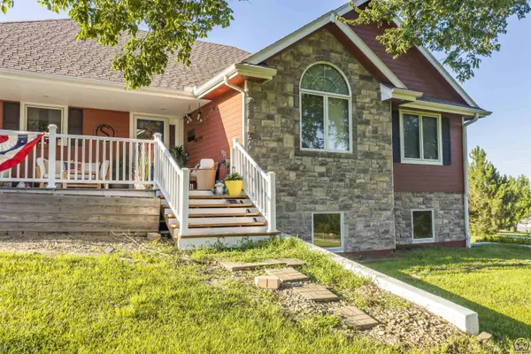 11120 SW 13th ST, Topeka, KS 66615