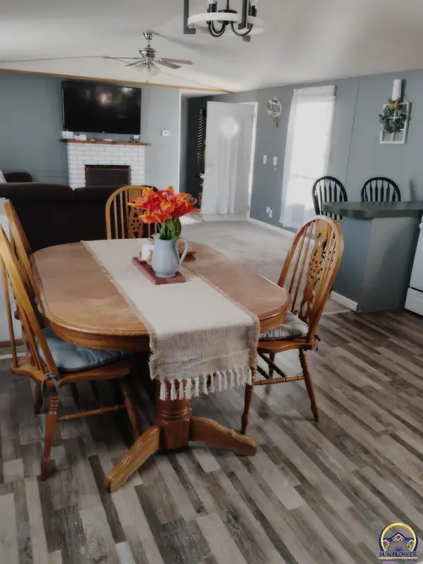 10 Center ST #Unit 2, Olpe, KS 66865