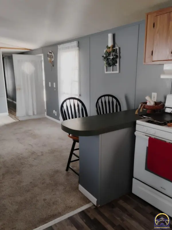 10 Center ST #Unit 2, Olpe, KS 66865