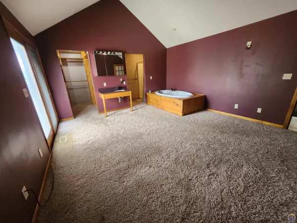 13232 second 178th RD, Mayetta, KS 66509