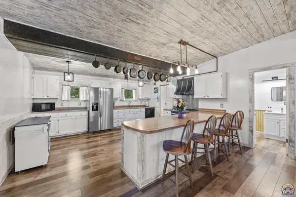 5466 Clark RD, Meriden, KS 66512