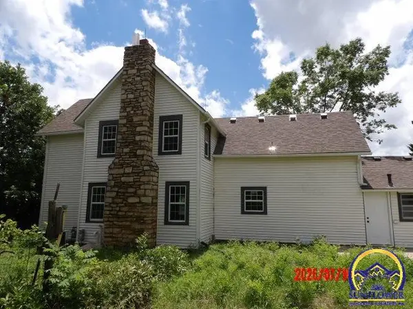 3943 SE Croco RD, Topeka, KS 66609