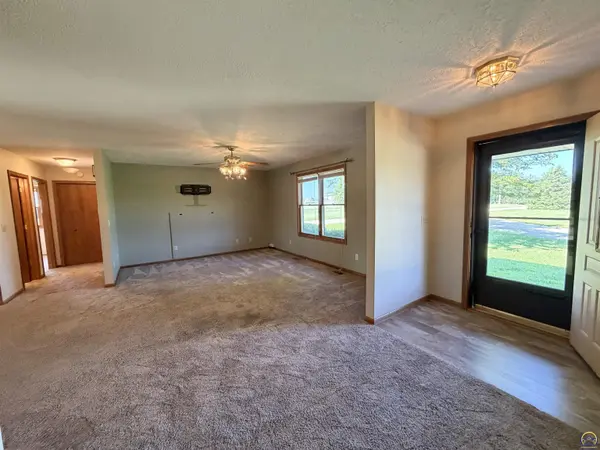 6130 NE Shaffer RD, Topeka, KS 66617