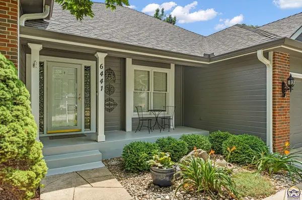 6441 SW Golf View DR, Topeka, KS 66614