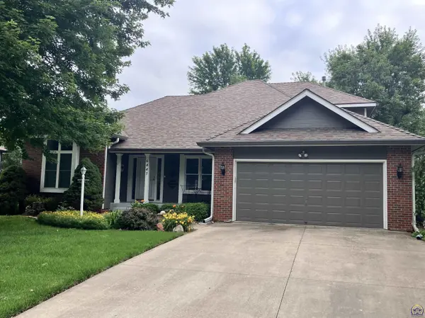 6441 SW Golf View DR, Topeka, KS 66614