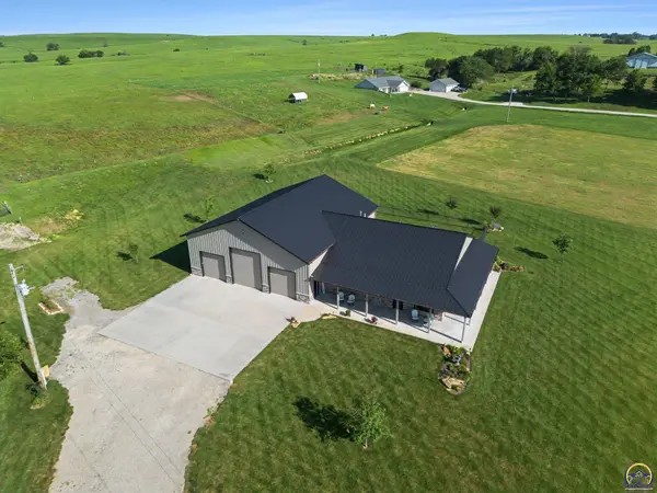 2209 SW Glick RD, Topeka, KS 66614