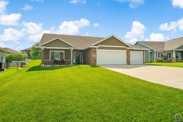 5511 SW Timber Ridge LN, Topeka, KS 66610
